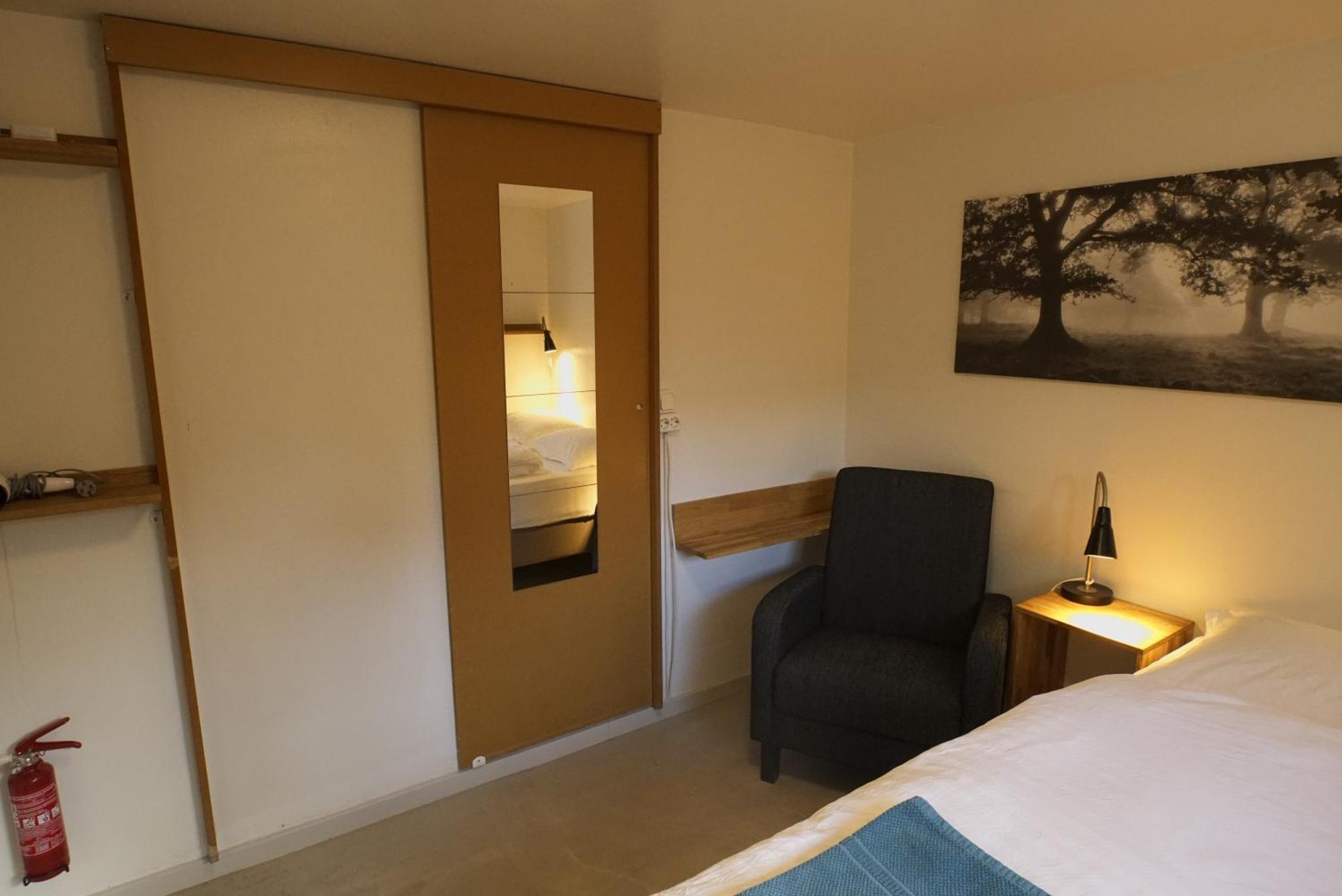 Main Street X-small, Ensuite Bathroom And Own Kitchen Apartment Reykjavik