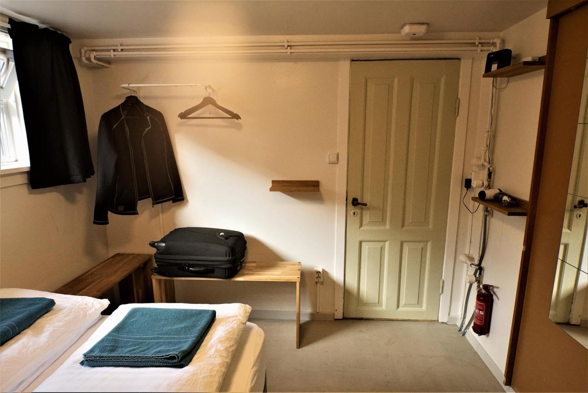 Main Street X-small, Ensuite Bathroom And Own Kitchen * Reykjavik